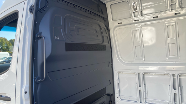 Mercedes-Benz Sprinter E314 L3 Electric Rwd 100kW 81kWh Pro Van Auto